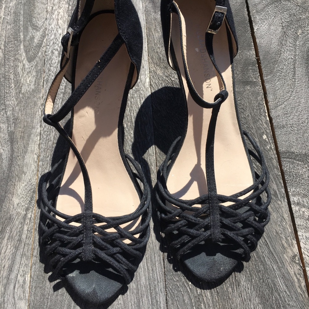 👠Hillard&Hanson black denim kitten heel, 1 1/2”, fabric.